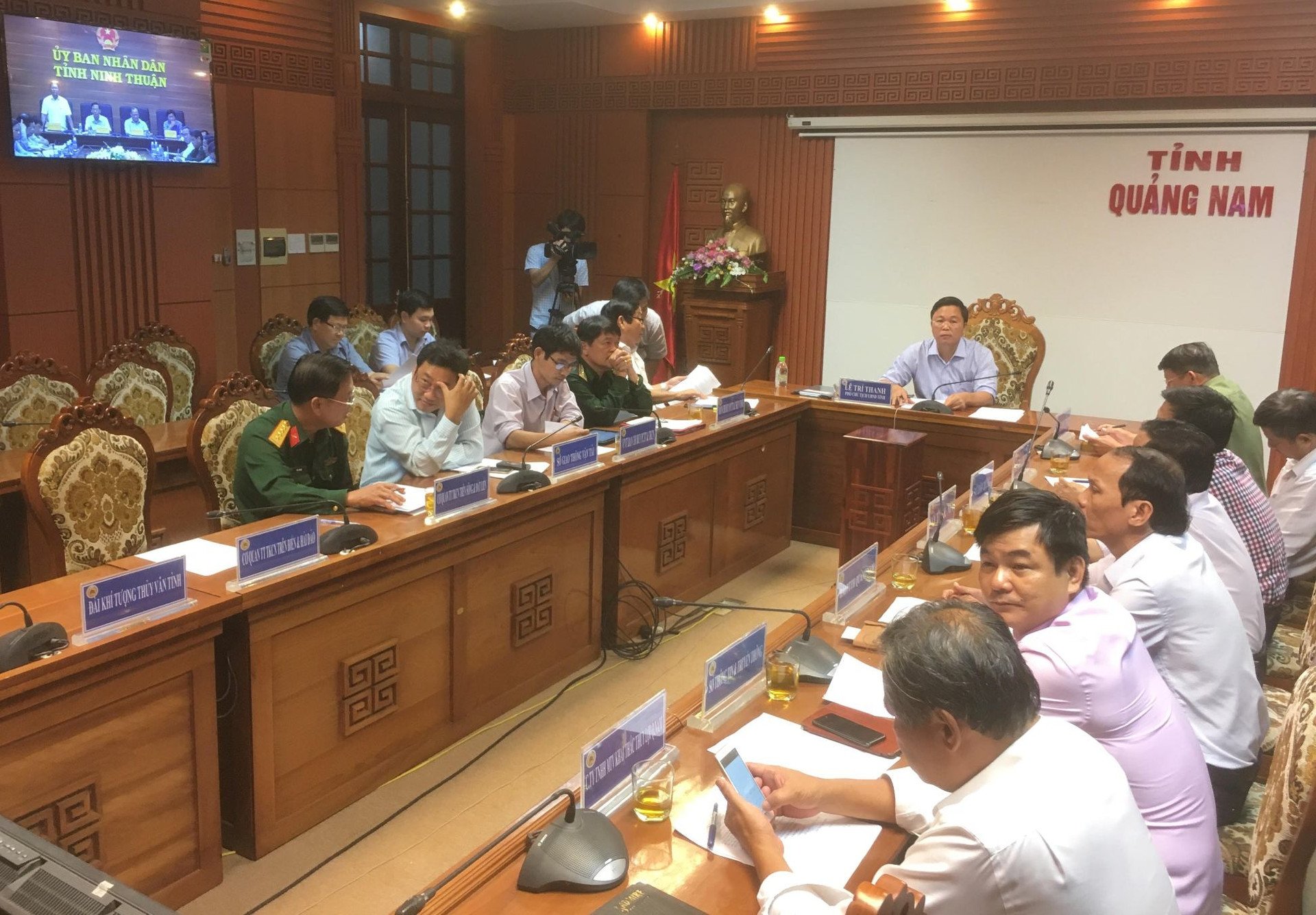 UBND tỉnh Quảng Nam đề nghị các địa phương chủ động phòng, tránh bão và hoàn lưu bão số 12, theo dõi à ứng phó tình hình lũ, lụt trên các sông. Ảnh: PHAN VINH