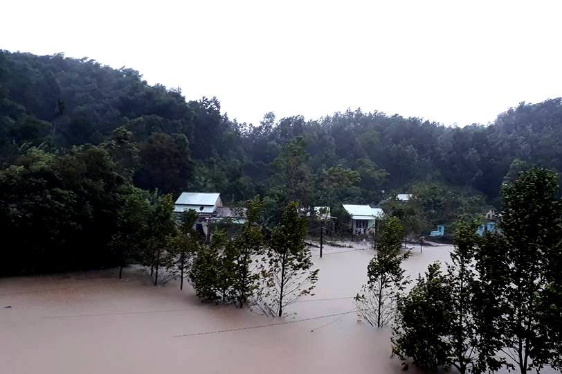 Nhiều nơi trên địa bàn Nông Sơn đã ngập sâu từ đêm 4.11.