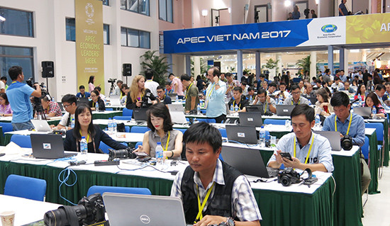 họp báo công bố kết quả Hội nghị Cấp cao APEC