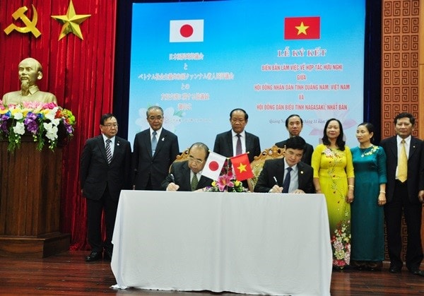  Signing ceremony of agreement on the friendship and cooperation between Quang Nam and Nagasaki provinces