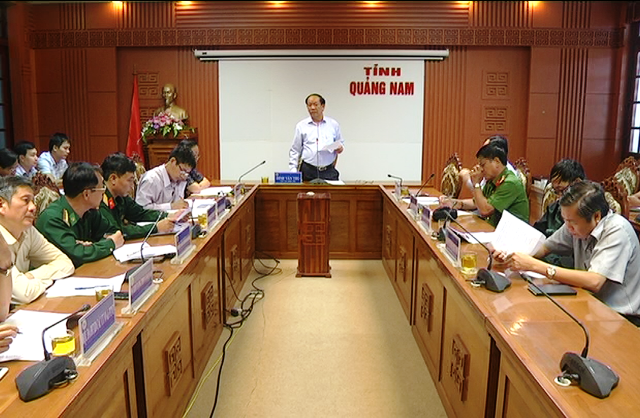Chủ tịch UBND tỉnh Đinh Văn Thu phát biểu chỉ đạo tại cuộc họp. Ảnh: V.A