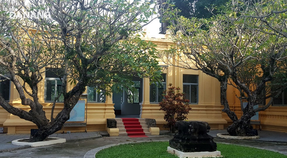Khuôn viên 