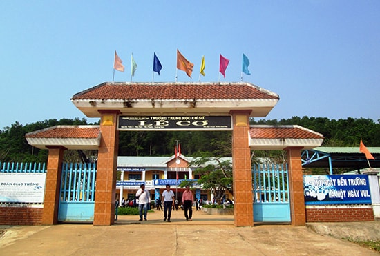 Trường THCS mang tên chí sĩ Lê Cơ được đầu tư xây dựng với kinh phí gần 7 tỷ đồng. Ảnh: P.H