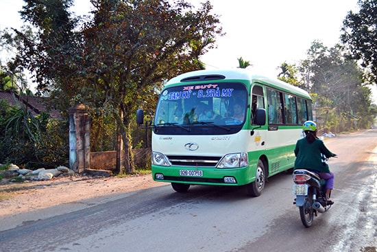 Đến 31.3.2018 sẽ bãi bỏ khoán xe buýt tuyến Tam Kỳ - Bắc Trà My. Ảnh: CÔNG TÚ