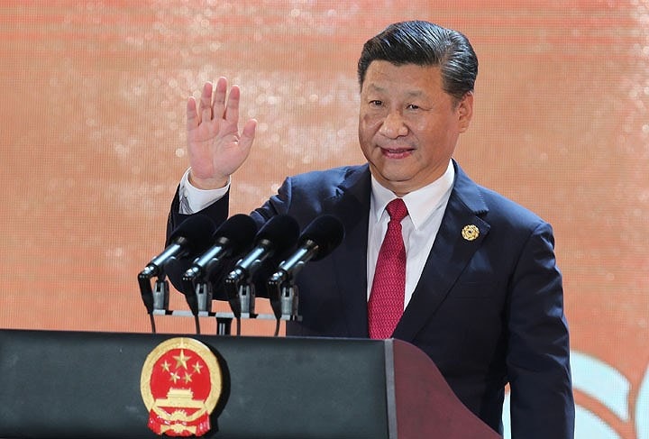 Trong năm APEC 2017, Việt Nam đã đón khoảng 21.000 đại biểu tới tham dự các Hội nghị APEC tại các tỉnh thành. Riêng Tuần lễ Cấp cao APEC 2017 là 11.000 người, gồm lãnh đạo cấp cao của hầu hết các nền kinh tế thành viên, các quan chức, cũng như doanh nghiệp trong khu vực và trên thế giới. Trong ảnh: Chủ tịch Trung Quốc Tập Cận Bình phát biểu tại Hội nghị Thượng đỉnh Doanh nghiệp APEC (CEO Summit).