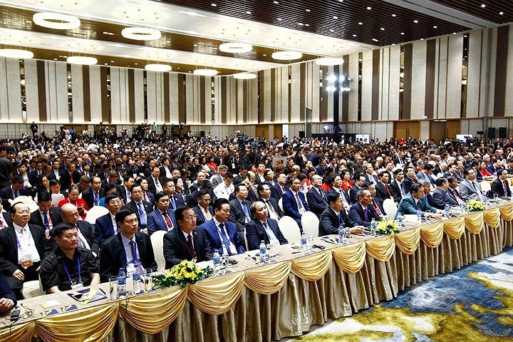 APEC 2017 không chỉ gây ấn tượng tốt đẹp đối với các nhà lãnh đạo APEC mà còn thu hút sự chú ý của các doanh nghiệp, các tập đoàn kinh tế hàng đầu thế giới. Trong ảnh, đại biểu các nền kinh tế tham dự hội nghị.(Ảnh: TTXVN)