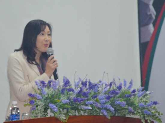 Bà Yoko Kamata phát biểu tại buổi lễ ký kết hợp tác.