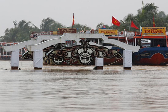 Hình ảnh một góc Hội An trong siêu bão nhiệt đới vào tháng 11.2017. Ảnh: Reuters