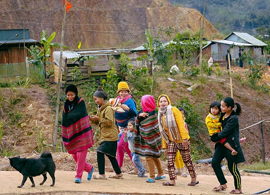 Chiều lên bản Thượng.