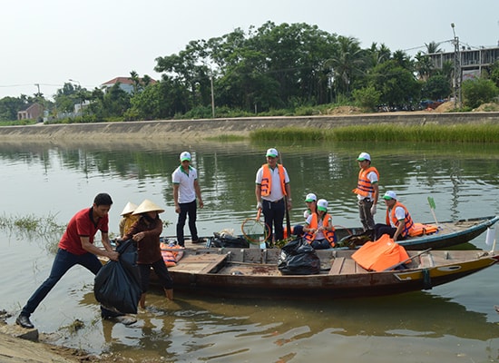 Khách đến Hội An gia tăng nhưng cũng tạo ra nhiều nỗi lo. Ảnh: G.KHANG