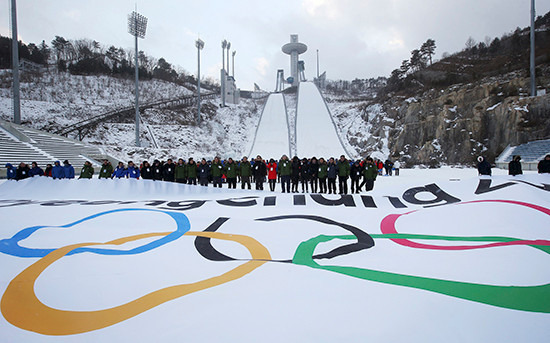 Thành phố Pyeongchang (Hàn Quốc) đã sẵn sàng cho Thế vận hội mùa đông 2018. Ảnh: sportandhumanrights