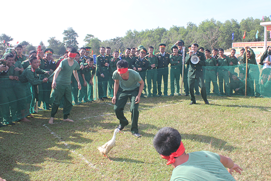 Một hoạt động vui xuân ở Lữ đoàn 574.Ảnh: Đ.T.N.D