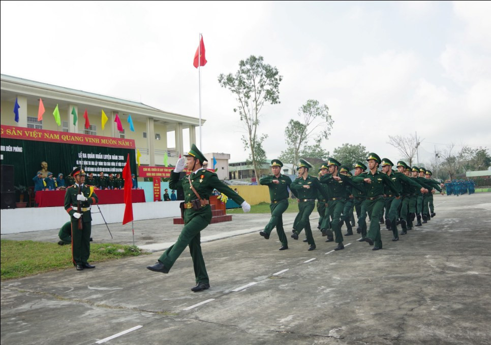 Khối Quân nhân chuyên nghiệp Bộ đội Biên phòng tỉnh diễu binh