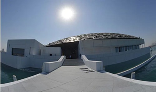 Bảo tàng Louvre Abu Dhabi.