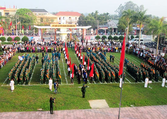 Quang cảnh lễ giao nhận quân tại huyện Duy Xuyên.