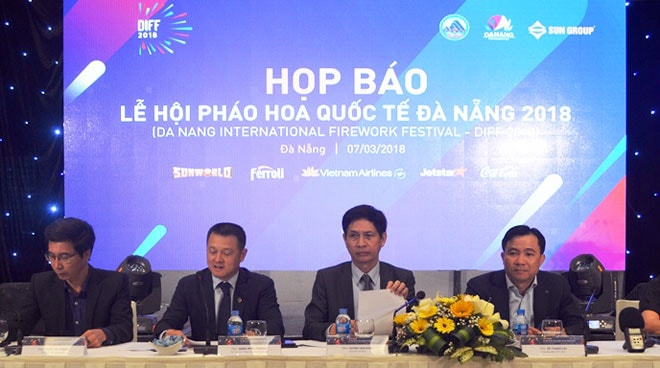 Ban tổ chức kỳ vọng DIFF 2018 sẽ tạo nên dấu ấn mới cho du lịch Đà Nẵng. Trong ảnh: Đại diện Ban tổ chức đang trả lời các câu hỏi của báo chí