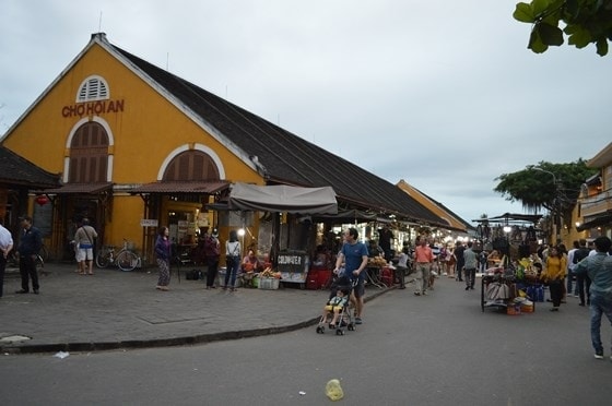 The 2nd night market in Hoi An (Photo: SGGP)