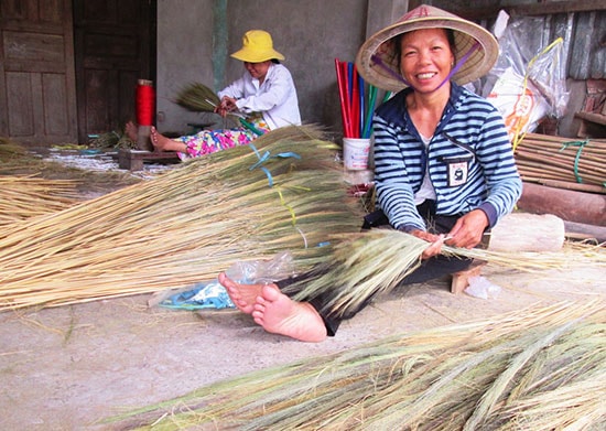 Được tham gia các lớp đào tạo nghề, nhiều lao động nông thôn có việc làm ổn định. Ảnh: N.PHƯƠNG