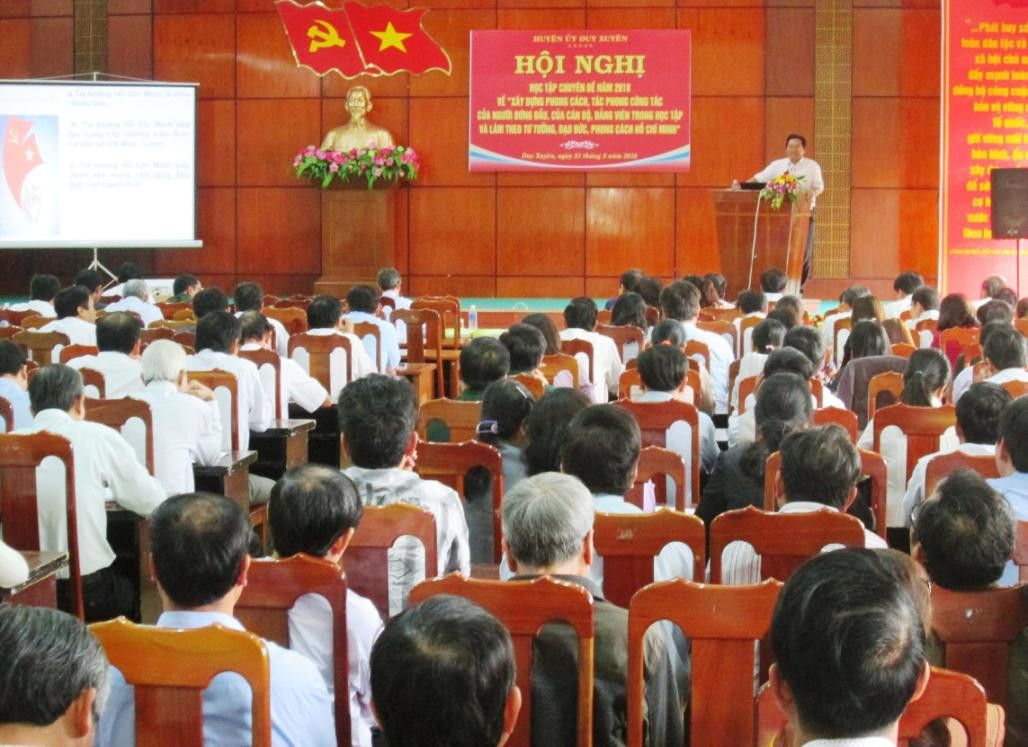 Quang cảnh hội nghị quán triệt Chỉ thị số 05 của Bộ Chính trị do Huyện ủy Duy Xuyên tổ chức ngày 21.3. Ảnh: HOÀI NHI