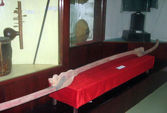 Đòn khiêng võng của Lê Đại Cang được lưu giữ trong Bảo tàng Bình Định.