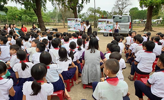 Một buổi tuyên truyền phòng chống bạo lực, xâm hại tình dục tại trường học trên địa bàn TP.Tam Kỳ. Ảnh: VÕ LY