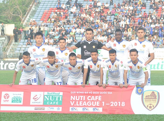 Đội hình đoạt chức vô địch V-League 2017 được giữ nguyên song Quảng Nam đang có bước khởi đầu đầy khó khăn tại mùa giải năm nay.