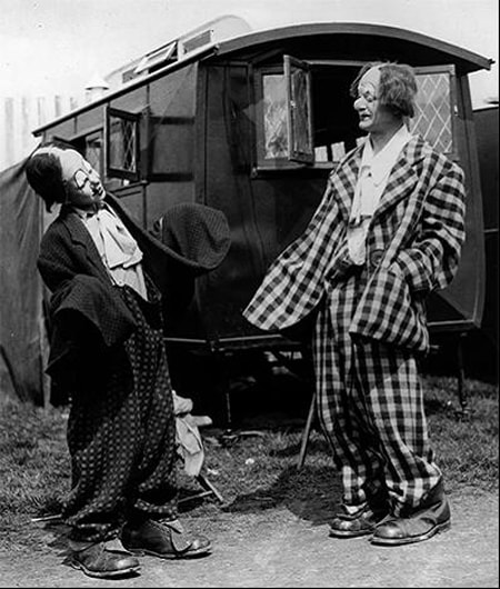 Chú hề Coco the Clown và con trai Michael. 