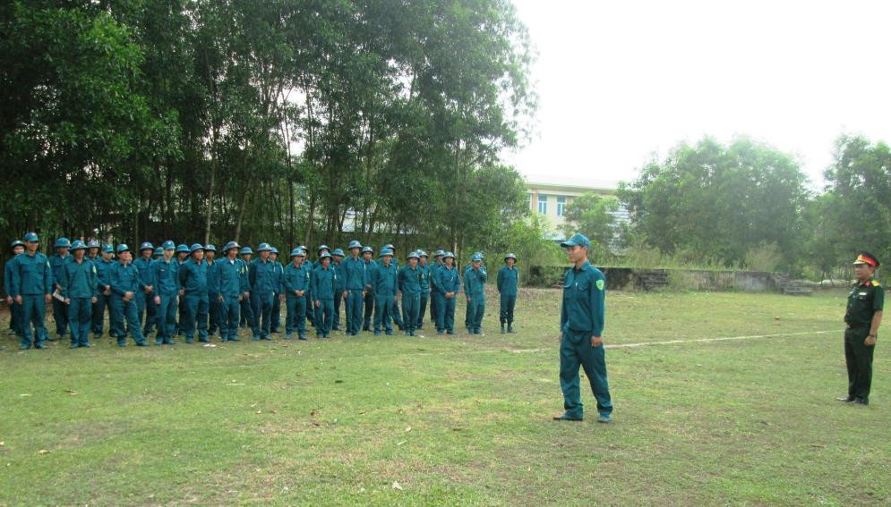 Những ngày này, Ban Chỉ huy Quân sự huyện Duy Xuyên tập trung huấn luyện cho lực lượng dân quân binh chủng.