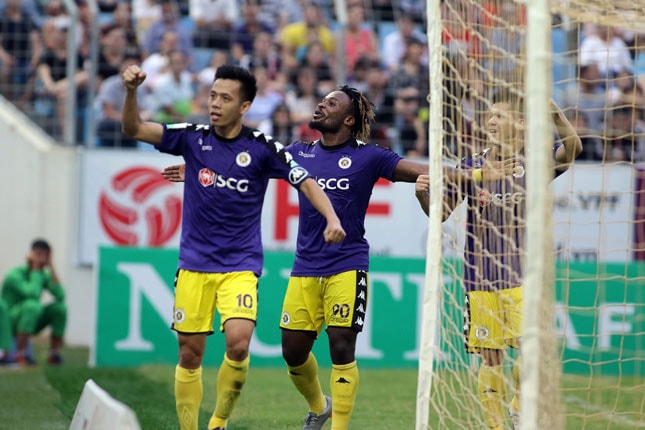 Vượt trội toàn diện, Hà Nội FC dễ dàng đánh bại đội chủ nhà SHB Đà Nẵng 4-0 ngay tại sân nhà Hòa Xuân của đội bóng sông Hàn. Ảnh: HẢI NAM
