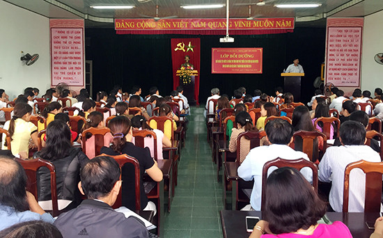Các giáo viên quản lý huyện Tiên Phước vừa tham gia lớp bồi dưỡng về chủ nghĩa yêu nước do Ban Tuyên giáo Huyện ủy và Phòng GD- ĐT huyện tổ chức.Ảnh: H.G