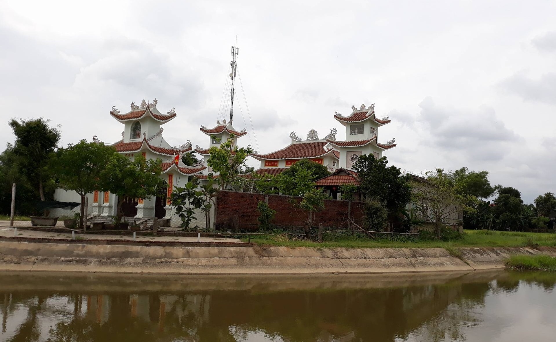 Chùa Vĩnh Trung, nơi đối tượng đến để thực hiện hành vi lừa đảo.