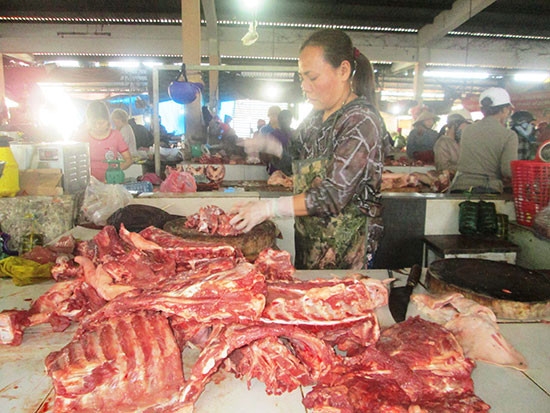 Giá các sản phẩm thịt heo tăng trong những ngày qua. Ảnh: TRIÊU NHAN
