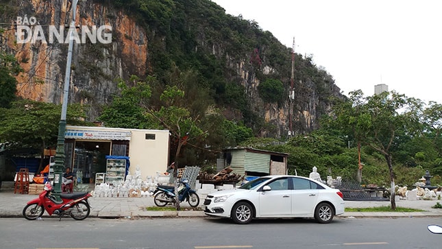 Việc quy hoạch khu danh thắng Ngũ Hành Sơn vẫn “chưa đến đâu”, khiến nhiều người dân sống ở tuyến đường Huyền Trân Công Chúa lo lắng.