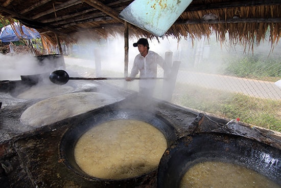 Lò đường của ông Hai là lò đường thủ công duy nhất sót lại ở cả vùng trung du.Ảnh: THÀNH CÔNG