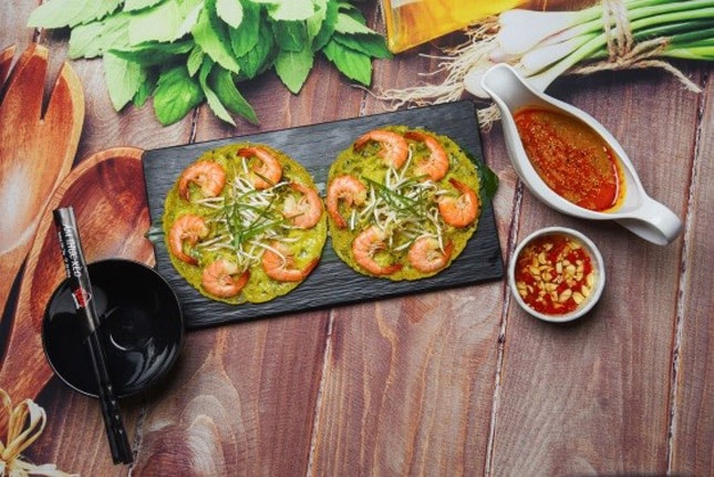 Bánh xèo tôm nhảy được thực khách khá ưa chuộng tại Ẩm thực Xèo.