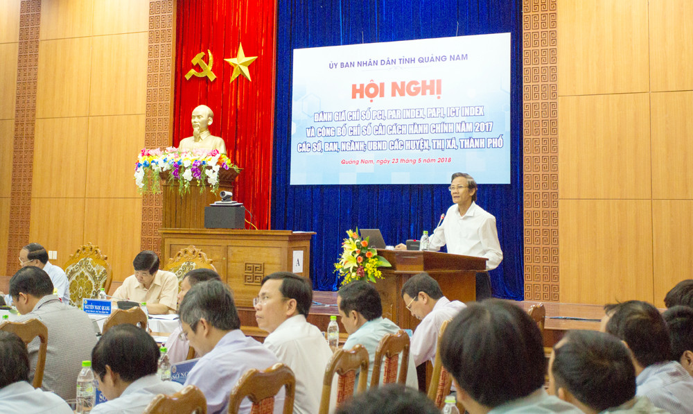 Ông Nguyễn Hữu Sáng - Giám đốc Sở Nội vụ phát biểu tại hội nghị. Ảnh: TẤT CẢNH