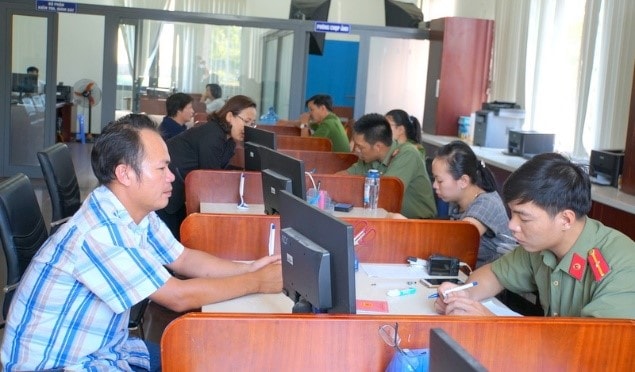 Working atmosphere at the provincial Public Administration Centre