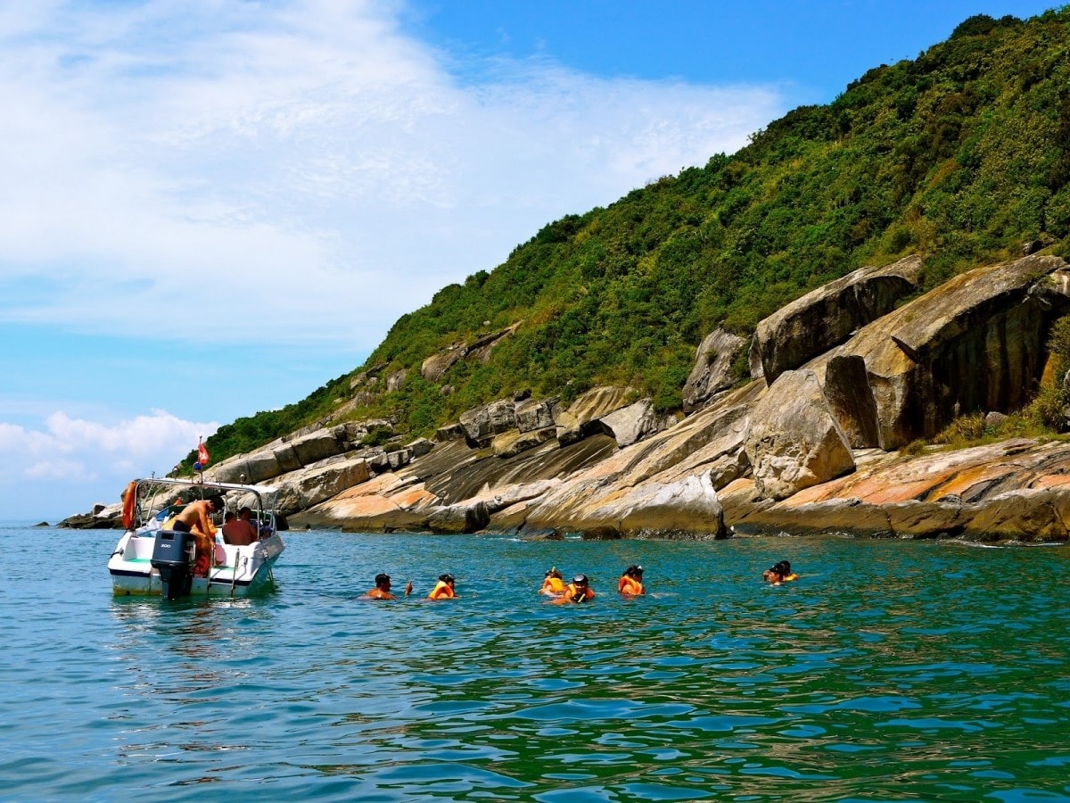 A corner of Cham Islands