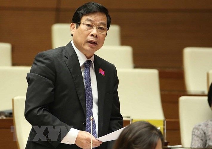 Những vi phạm của Ban cán sự Đảng Bộ Thông tin và Truyền thông, ông Nguyễn Bắc Son là rất nghiêm trọng, đã làm thất thoát lớn tài sản của Nhà nước, ảnh hưởng xấu đến hoạt động và quá trình cổ phần hóa của Tổng công ty Mobifone, đến uy tín của tổ chức đảng và Bộ Thông tin và Truyền thông, gây bức xúc trong xã hội, đến mức phải xem xét, xử lý kỷ luật. Trong ảnh: Ông Nguyễn Bắc Son khi là Bộ trưởng Bộ TT&TT trả lời chất vấn của đại biểu Quốc hội. (Ảnh: TTXVN)