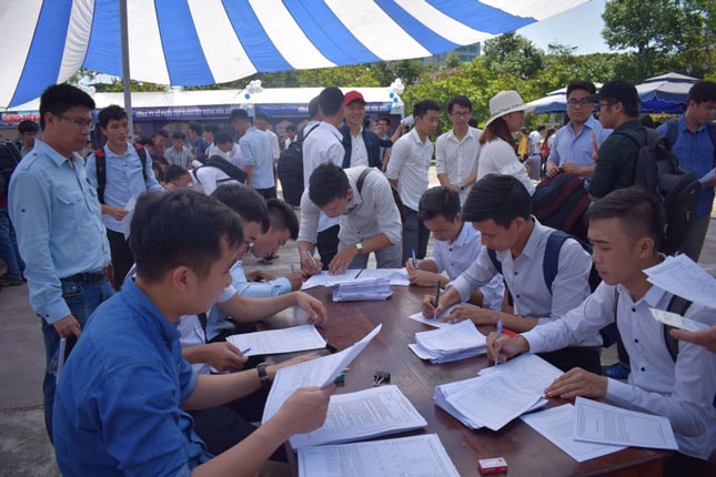 Đại học Đà Nẵng mỗi năm cung cấp cho thị trường lao động một nguồn nhân lực dồi dào, được đào tạo bài bản. Trong ảnh: Ngày hội việc làm do Trường ĐH Bách khoa tổ chức cuối tháng 5-2018. (Ảnh Trường ĐH Bách khoa cung cấp)