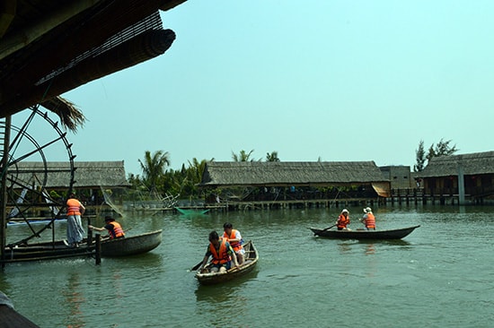 Nhiều sản phẩm du lịch sinh thái đang được triển khai trên địa bàn tỉnh.  Ảnh: VĨNH LỘC