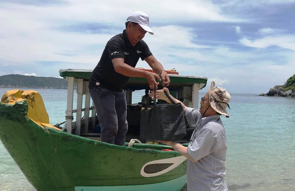 Turtle eggs transported to Cham Islands by boat.