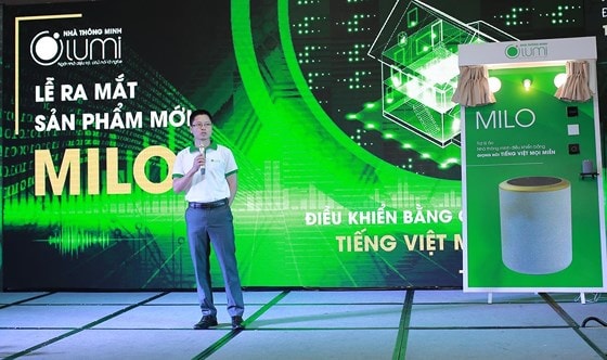 Ông Nguyễn Đức Tài, CEO Lumi Việt Nam giới thiệu về loa Lumi