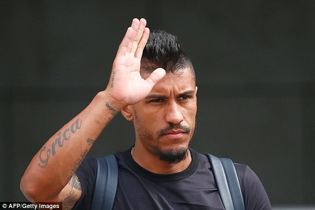 Paulinho đã có giải đấu thành công về mặt cá nhân, nhưng anh không giấu được nỗi buồn