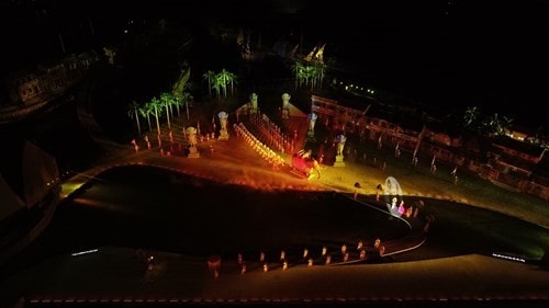 A scene of the royal wedding ceremony of Huyen Tran Princess and Champa King.