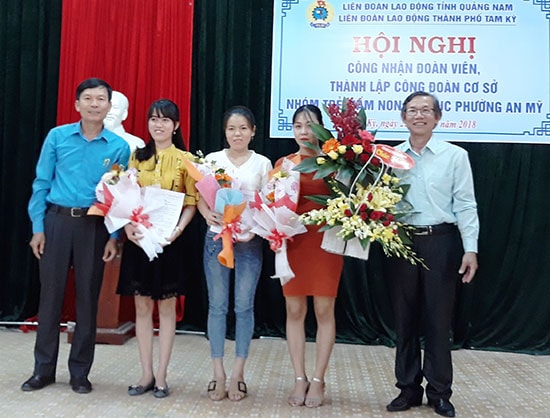 Công đoàn nhóm trẻ mầm non tư thục phường An Mỹ được thành lập với 27 đoàn viên. Ảnh: Q.T