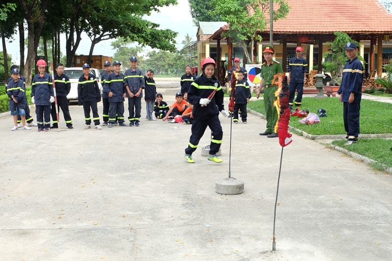 Thực hành tình huống giả định. Ảnh: M.L