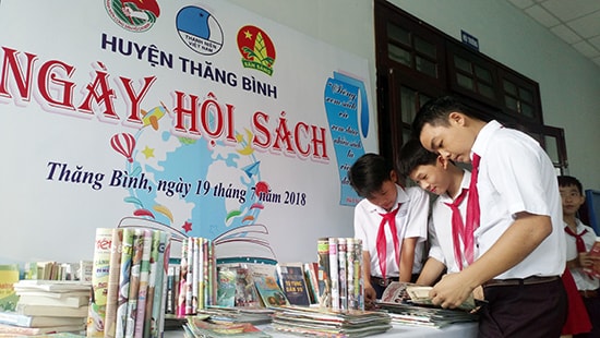 Huyện Thăng Bình tổ chức Hội thi Thiếu niên tuyên truyền giới thiệu sách hè nhằm khơi dậy văn hóa đọc trong học sinh địa phương. Ảnh: VĂN TOÀN