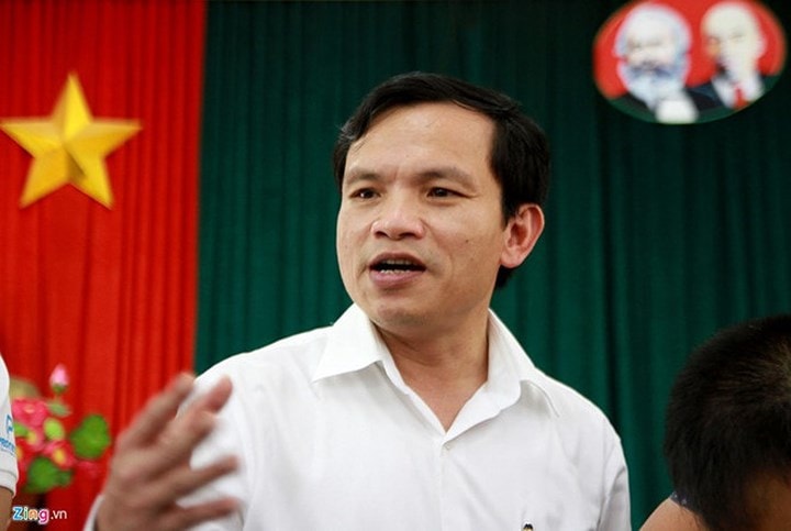 Theo ông Mai Văn Trinh, Cục trưởng Cục Quản lý chất lượng (Bộ GD-ĐT), Bộ đã thực hiện chấm thẩm định bài thi THPT Quốc gia ở một số địa phương, trong đó Hội đồng thi Sở GD-ĐT tỉnh Hòa Bình. Qua quá trình chấm, Bộ GD-ĐT đã phát hiện một số dấu hiệu bất thường, nhất là trong quy trình chấm bài thi trắc nghiệm. Hội đồng chấm thẩm định đã báo cáo với Ban chỉ đạo thi THPT Quốc gia. Trong ảnh: Ông Mai Văn Trinh (ảnh: zing.vn)