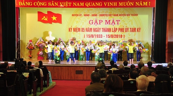 Quang cảnh lễ kỷ niệm sáng 11.8. Ảnh Đ.C